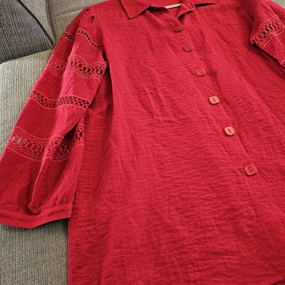 John Mark Red Eyelet Sleeve Relaxed Casual Neutral Button Top Size Large - Picture 3 of 7